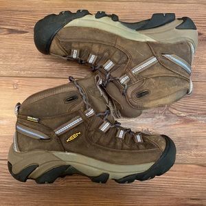 Keen Women's Targhee II Mid Waterproof Hiking Boot